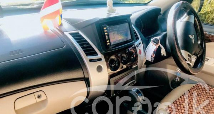 MITSUBISHI MONTERO SPORT 2011