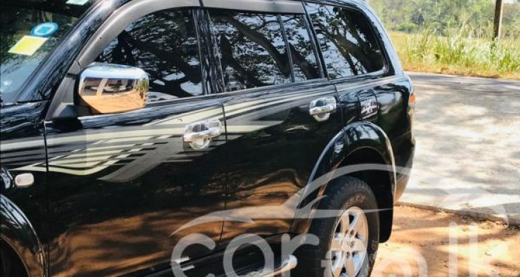MITSUBISHI MONTERO SPORT 2011