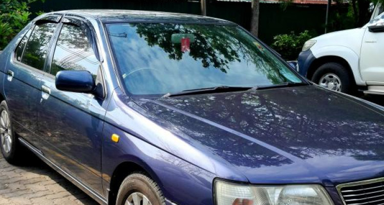 NISSAN BLUEBIRD 1999