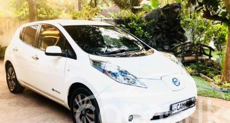 NISSAN LEAF 2015