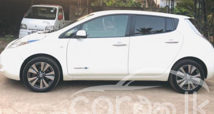 NISSAN LEAF 2015