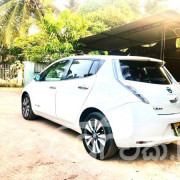 NISSAN LEAF 2015