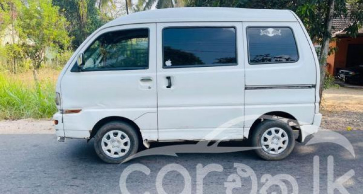 MITSUBISHI MINICAB 2003