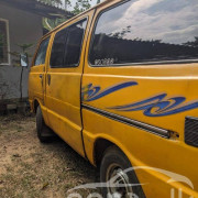 TOYOTA HIACE LH30 1980