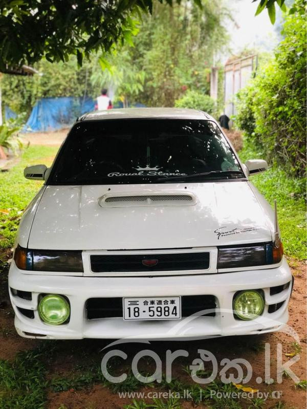 MAZDA FAMILIA 323 1990