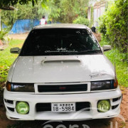 MAZDA FAMILIA 323 1990