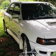 MAZDA FAMILIA 323 1990
