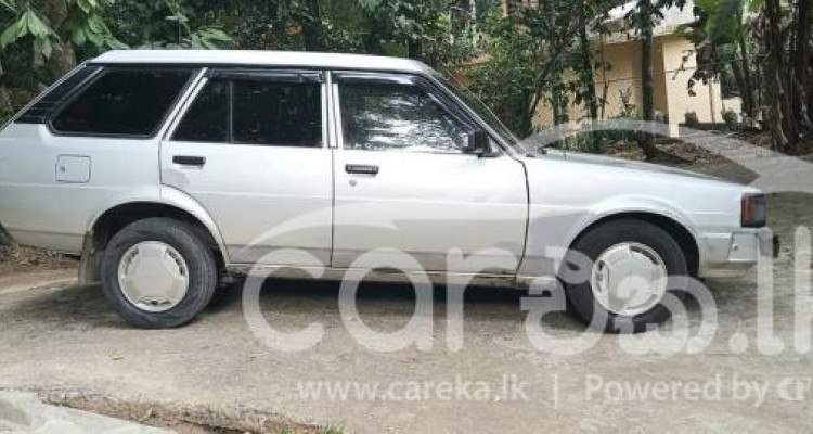 TOYOTA COROLLA DX WAGON KE72 1983