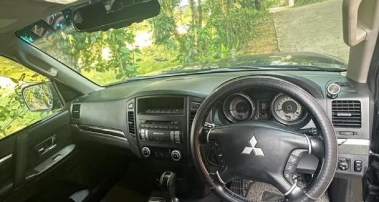 MITSUBISHI MONTERO V6 2010