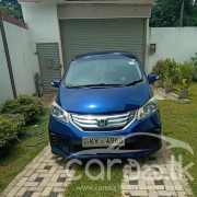 HONDA FREED 2013