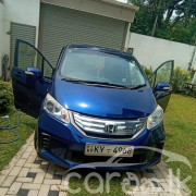 HONDA FREED 2013