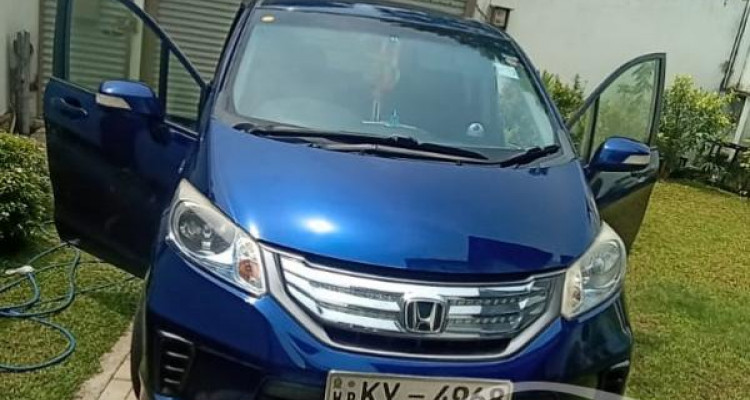 HONDA FREED 2013