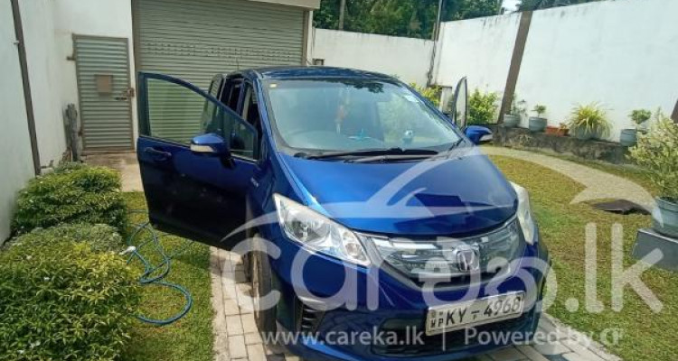 HONDA FREED 2013