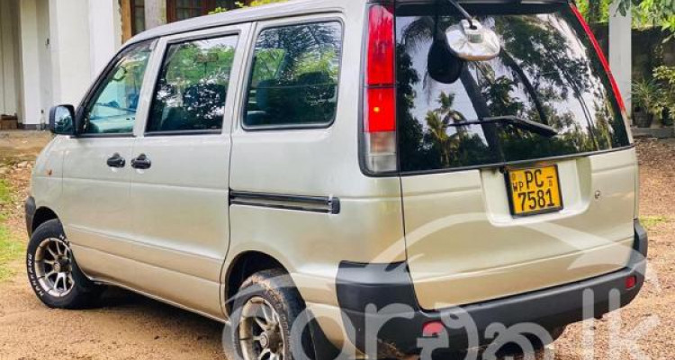TOYOTA NOAH CR42 2004