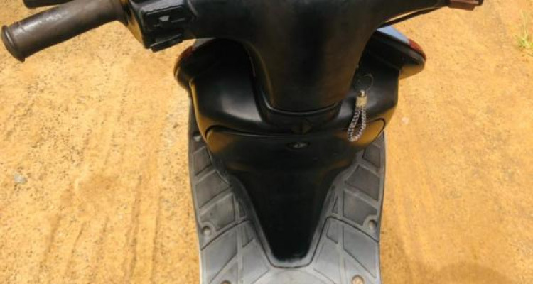 TVS SCOOTY STREAK 2011
