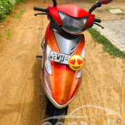 TVS SCOOTY STREAK 2011