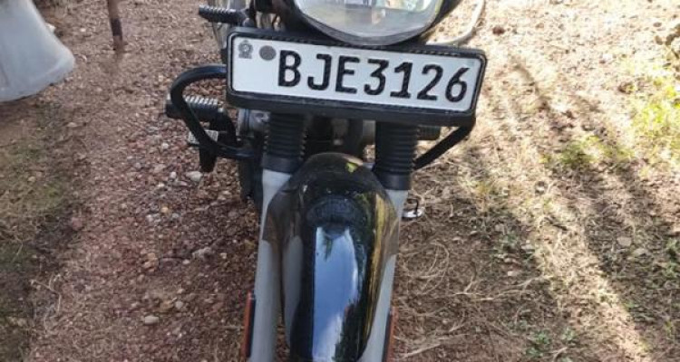 BAJAJ CT100 2022