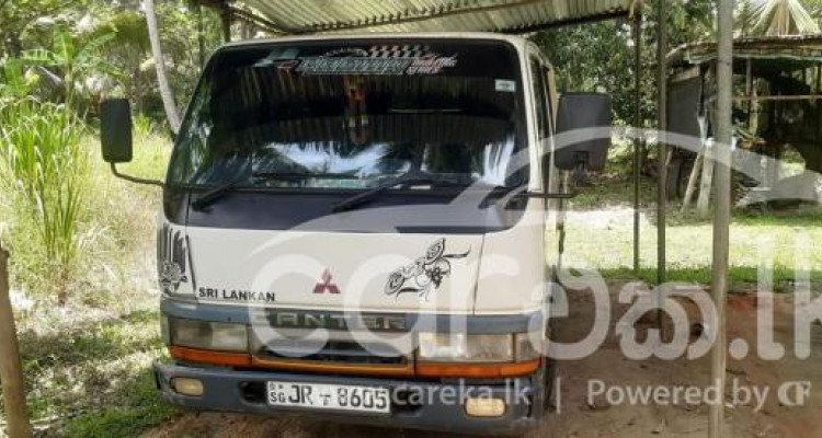 MITSUBISHI CANTER CREW CAB 2000
