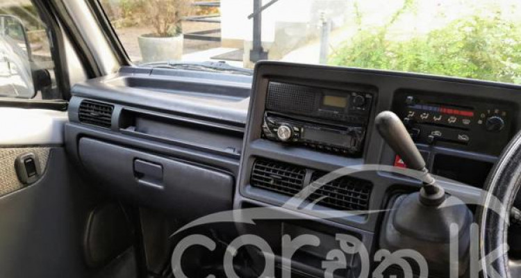 SUBARU SAMBAR 2001