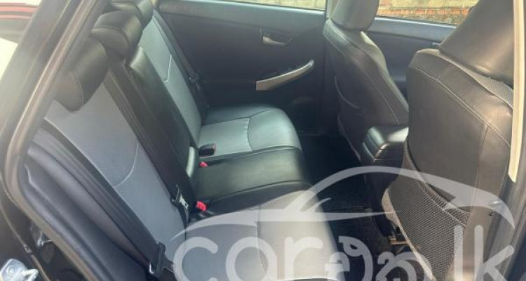 TOYOTA PRIUS 2013