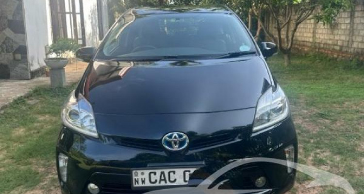 TOYOTA PRIUS 2013