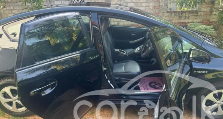 TOYOTA PRIUS 2013