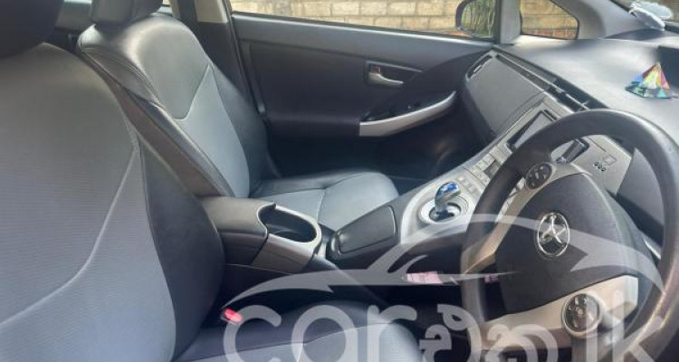 TOYOTA PRIUS 2013