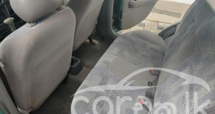 NISSAN MARCH 2000