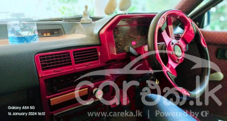 MAZDA FAMILIA 323 1990