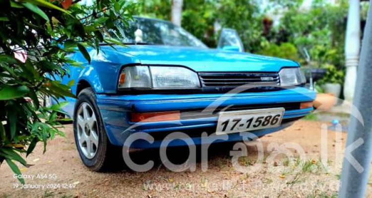 MAZDA FAMILIA 323 1990