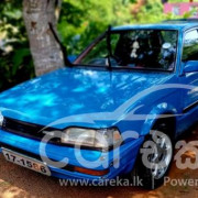 MAZDA FAMILIA 323 1990