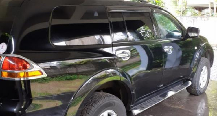 MITSUBISHI MONTERO 2012