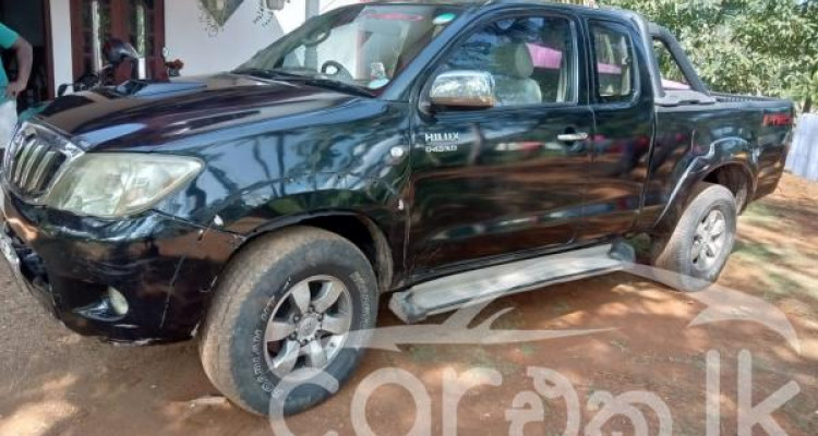 TOYOTA HILUX 2005