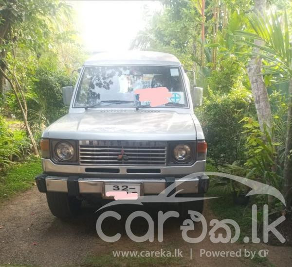 MITSUBISHI PAJERO 1988