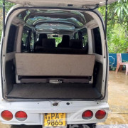 MITSUBISHI MINICAB 2002