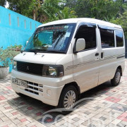 MITSUBISHI MINICAB 2002
