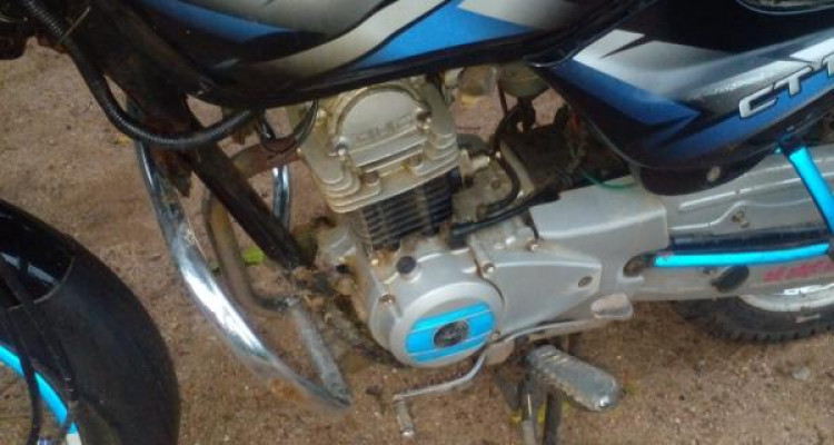 BAJAJ CT100 2015
