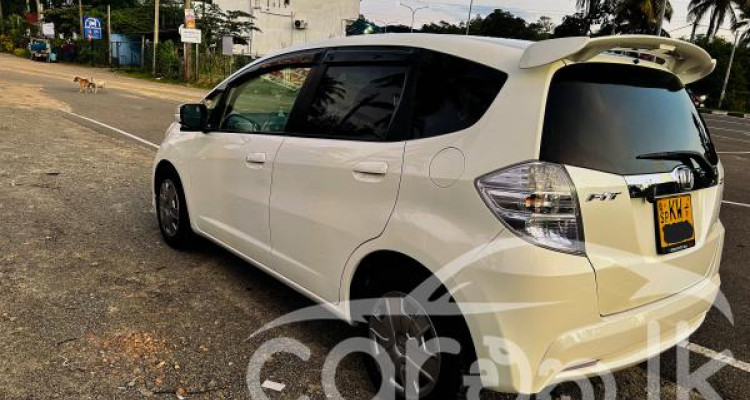 HONDA FIT GP1 2012