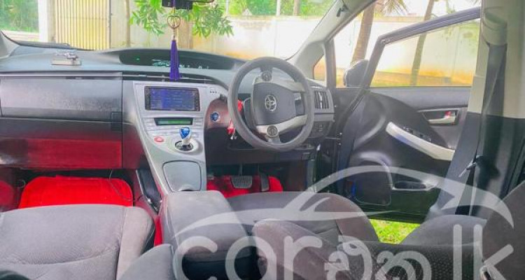 TOYOTA PRIUS 2013