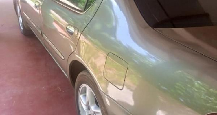 NISSAN CEFIRO 2000