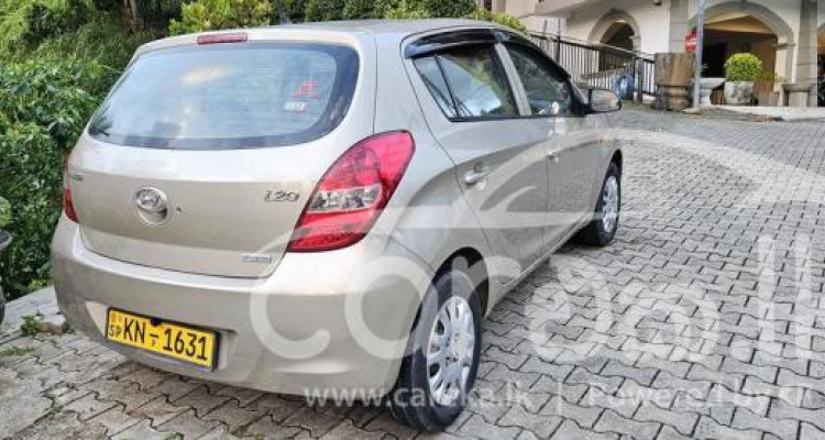 HYUNDAI I20 2010
