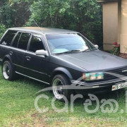 MAZDA FAMILIA WAGON 1986