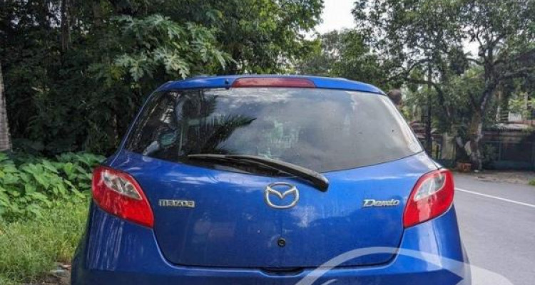 MAZDA DEMIO 2010