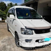 TOYOTA NOAH KR42 2002
