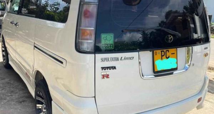 TOYOTA NOAH KR42 2002