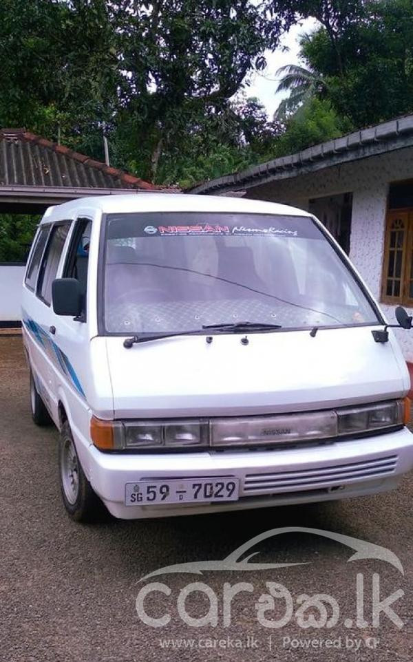 NISSAN LARGO 1992