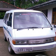 NISSAN LARGO 1992