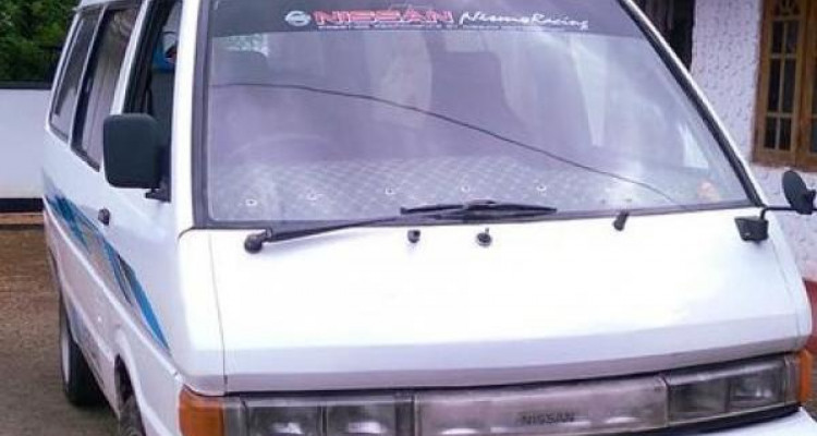 NISSAN LARGO 1992