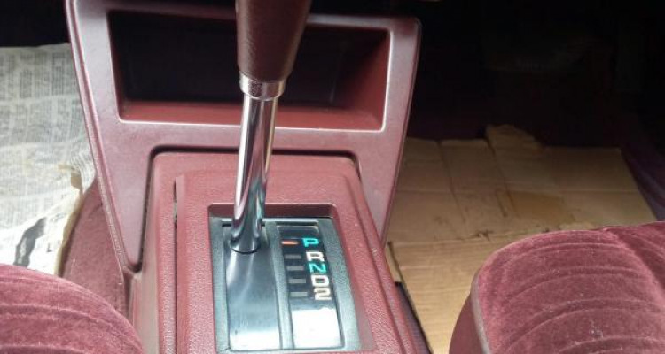 NISSAN LAUREL 1987