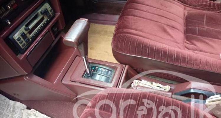 NISSAN LAUREL 1987